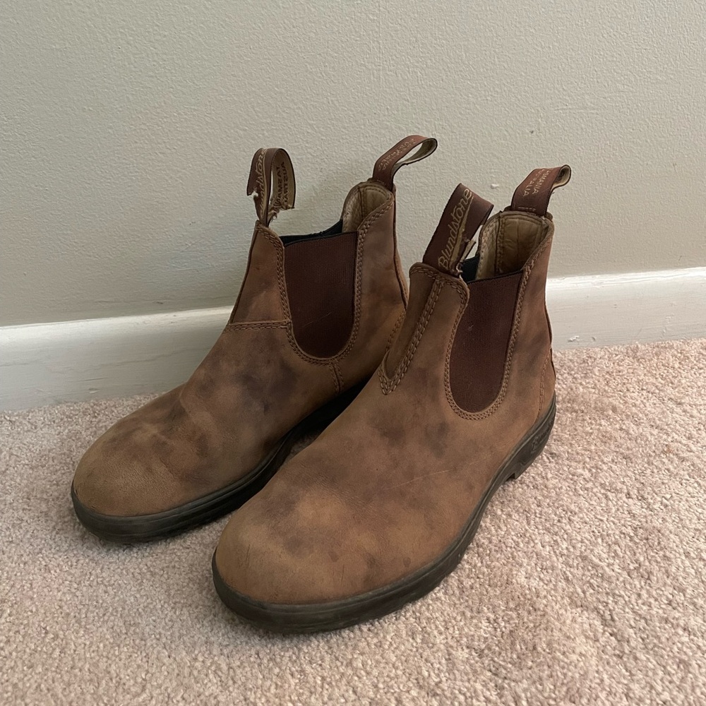 Blundstone rustic brown Chelsea boot